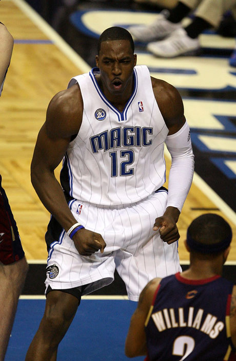 VAR 关键判罚 成为赛后焦点（VAR关键判罚引发赛后热议）