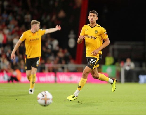 梅里诺：我努力适应了9号位；为小将们感到非常骄傲（梅里诺：全力适应中锋位置，为小将们倍感自豪）