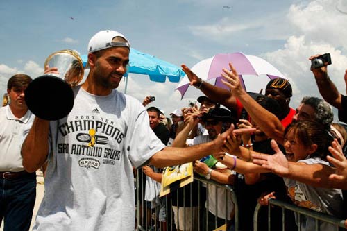 上海U20男足进全运8强，徐根宝：出线是第一位，成绩是硬道理（上海U20男足闯入全运会八强，徐根宝：出线最重要，成绩是硬道理）