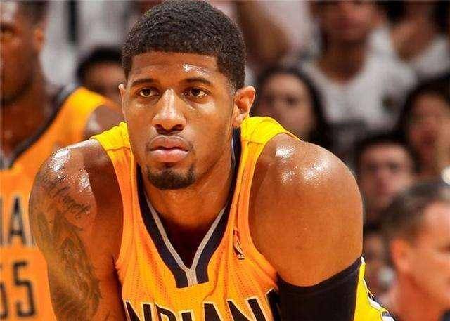 湖人惨败暴露气质短板，雷迪克直言需改变比赛方式（湖人惨负暴露气质不足，雷迪克称必须改变打法）