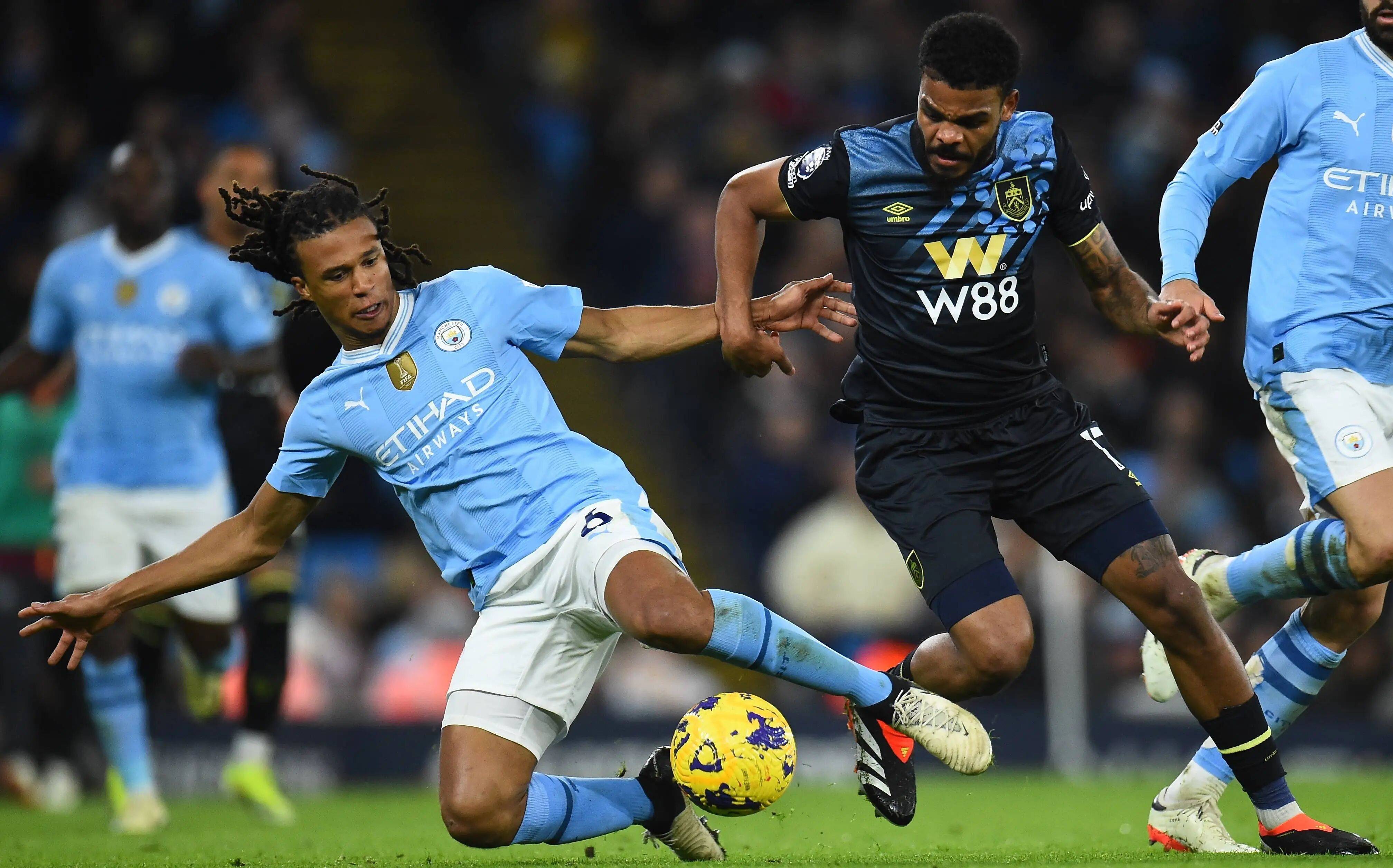 媒体人：李贤重几乎以一己之力摧毁中国男篮的外线防守（媒体人称：李贤重几乎凭一己之力击穿中国男篮外线防线）