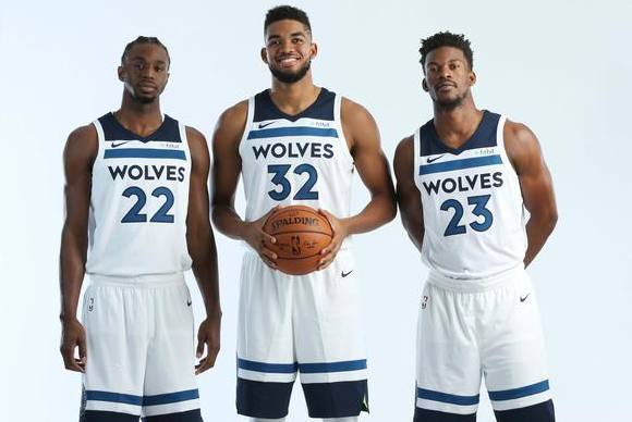 高开低走！哈登空砍23分11助&下半场仅8中1（开局强势后劲不足！哈登23分11助难救主，下半场8投仅1中）